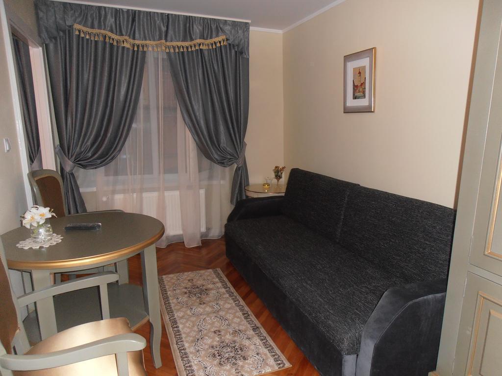 Zum Weissen Lamm Residence Sibiu Ruang foto